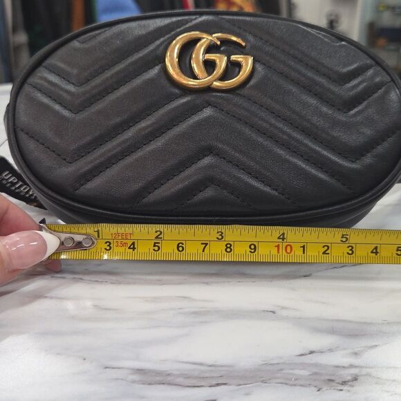 Gucci Black Leather Belt with Gold Accent - Picture 3 of 15